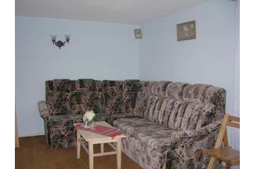 Rumānija Privát Almaş, Eksterjers